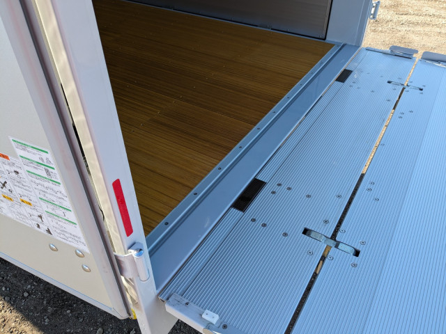 日野 デュトロ 小型 ウィング 2KG-XZU720M(102605) 10枚目