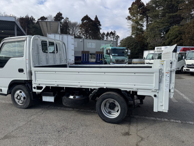 いすゞ エルフ 小型 平ボディ 2RG-NJR88A(102607) 7枚目