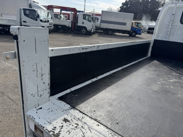 いすゞ エルフ 小型 平ボディ 2RG-NJR88A(102607) 10枚目