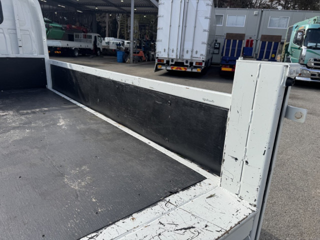 いすゞ エルフ 小型 平ボディ 2RG-NJR88A(102607) 11枚目