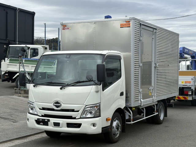 Hino dutro Small Box body 2PG-XZU712M(102608) 1枚目