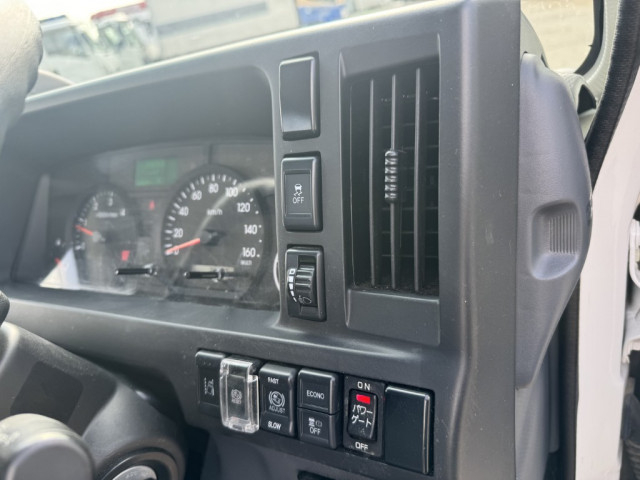 いすゞ エルフ 小型 平ボディ 2RG-NJR88A(102607) 24枚目