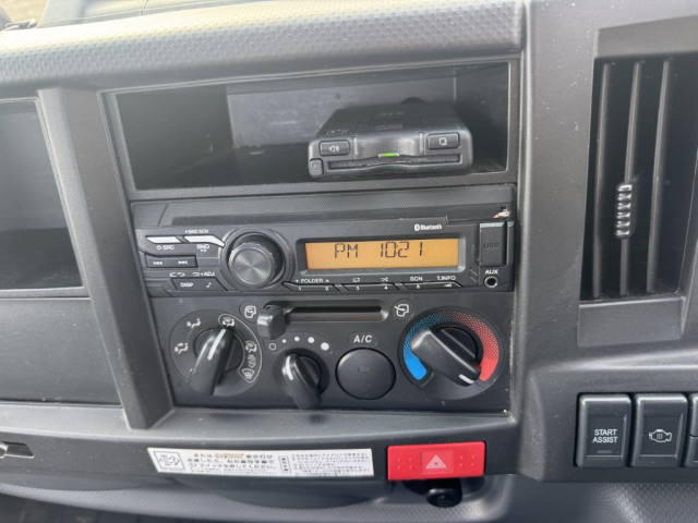 いすゞ エルフ 小型 平ボディ 2RG-NJR88A(102607) 26枚目