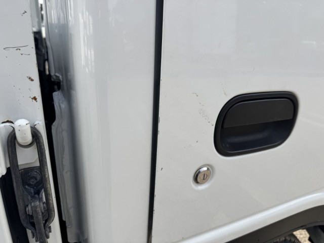 いすゞ エルフ 小型 平ボディ 2RG-NJR88A(102607) 39枚目