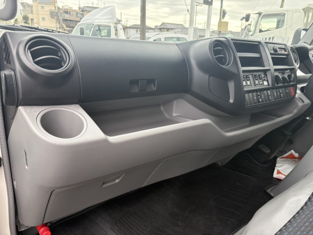 Hino dutro Small Box body 2PG-XZU712M(102608) 28枚目