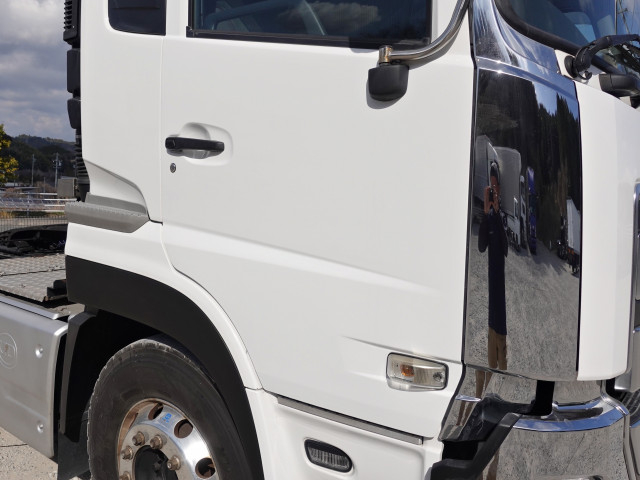 UDトラックス（日産） クオン 大型 トラクタ 2PG-GK5AAD(102610) 6枚目