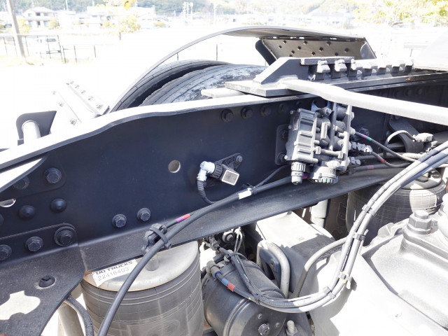 UDトラックス（日産） クオン 大型 トラクタ 2PG-GK5AAD(102610) 21枚目