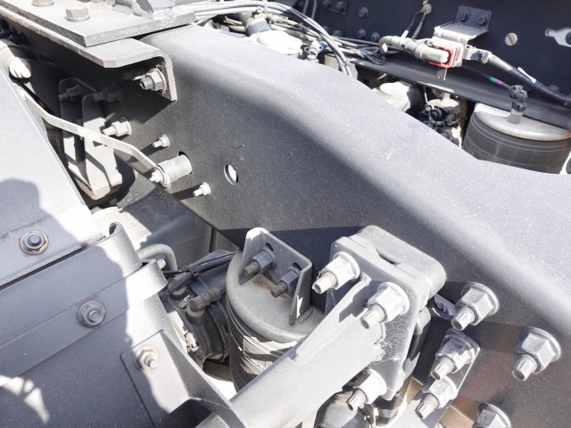 UDトラックス（日産） クオン 大型 トラクタ 2PG-GK5AAD(102610) 24枚目