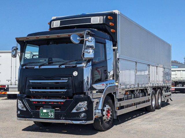 UDトラックス（日産） クオン 大型 ウィング 2PG-CW5CA(102616) 1枚目