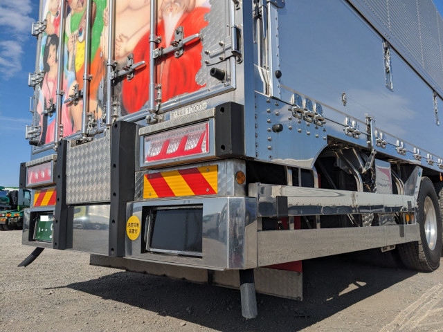 UDトラックス（日産） クオン 大型 ウィング 2PG-CW5CA(102616) 6枚目