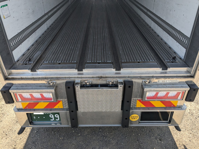 UDトラックス（日産） クオン 大型 ウィング 2PG-CW5CA(102616) 9枚目