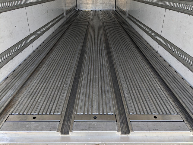 UDトラックス（日産） クオン 大型 ウィング 2PG-CW5CA(102616) 11枚目