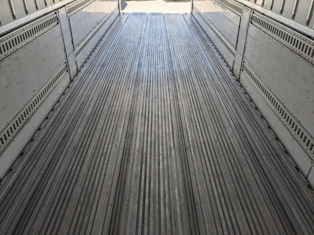 UDトラックス（日産） クオン 大型 ウィング 2PG-CW5CA(102616) 13枚目