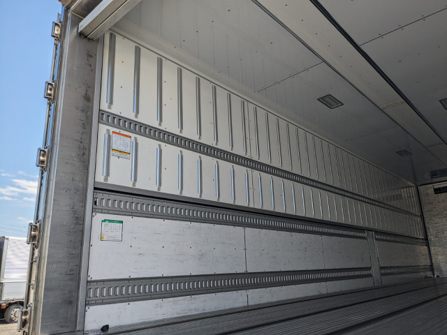 UDトラックス（日産） クオン 大型 ウィング 2PG-CW5CA(102616) 15枚目