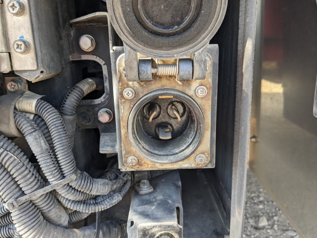 UDトラックス（日産） クオン 大型 ウィング 2PG-CW5CA(102616) 24枚目