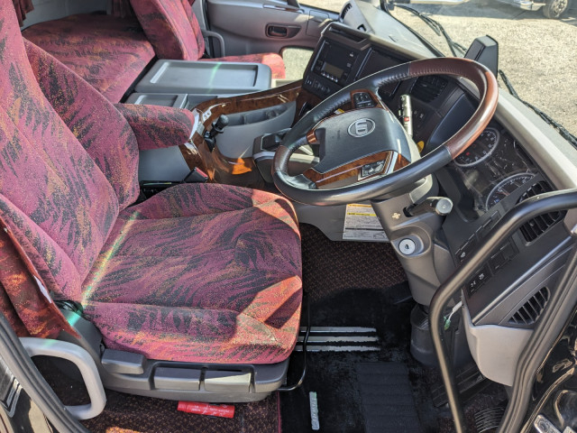 UDトラックス（日産） クオン 大型 ウィング 2PG-CW5CA(102616) 26枚目