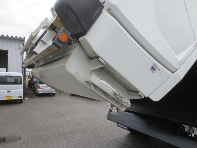 三菱ふそう ファイター 中型 塵芥車（プレス式） 2PG-FK72N(102617) 16枚目