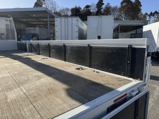 いすゞ フォワード 中型 平ボディ（クレーン付） 2RG-FRR90S2(102619) 9枚目