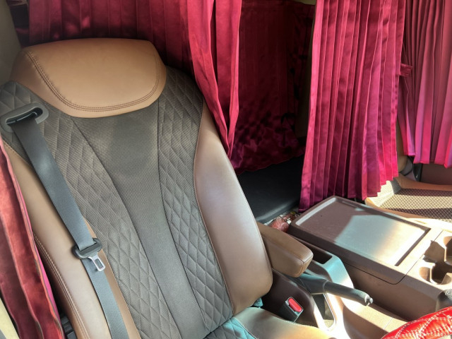 日野 レンジャー 小型 平ボディ（クレーン付） 2KG-FD2ABA(102621) 32枚目