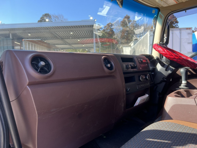 日野 レンジャー 小型 平ボディ（クレーン付） 2KG-FD2ABA(102621) 42枚目