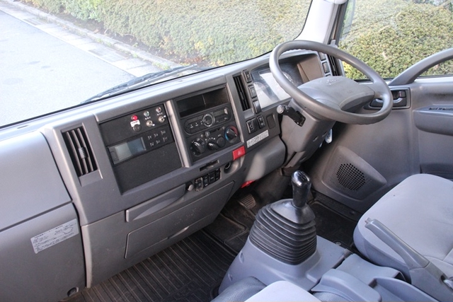 いすゞ エルフ 小型 冷蔵冷凍バン TPG-NPR85AN(102624) 5枚目