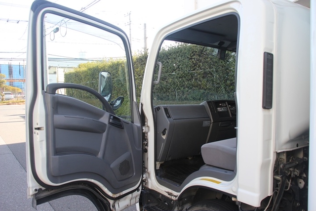 いすゞ エルフ 小型 冷蔵冷凍バン TPG-NPR85AN(102624) 9枚目