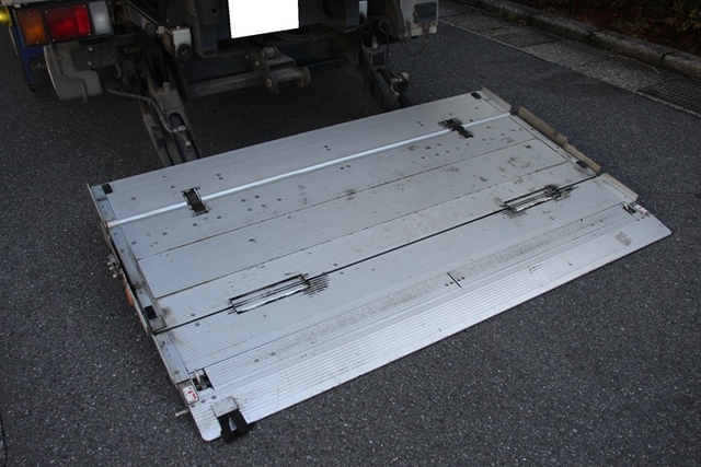 いすゞ エルフ 小型 冷蔵冷凍バン TPG-NPR85AN(102624) 19枚目