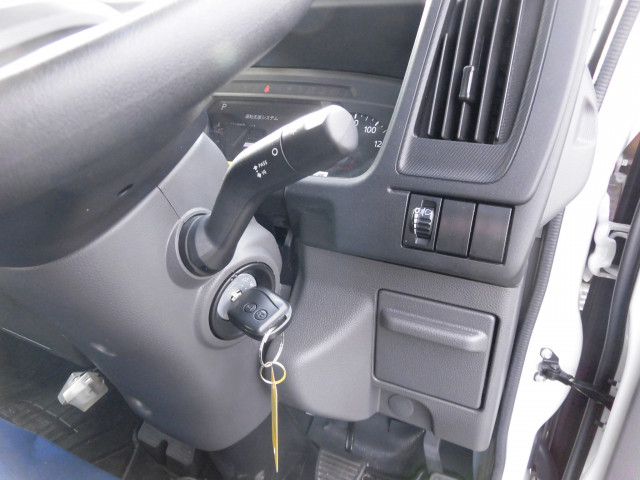 いすゞ エルフ 小型 平ボディ 3DF-NHR87AF(102627) 28枚目