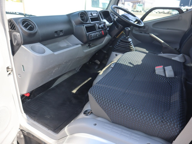 トヨタ ダイナ 小型 平ボディ 3BF-TRY230(102646) 31枚目