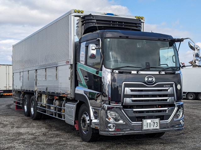 UDトラックス（日産） クオン 大型 冷蔵冷凍バン 2PG-CW5CA(102647) 2枚目