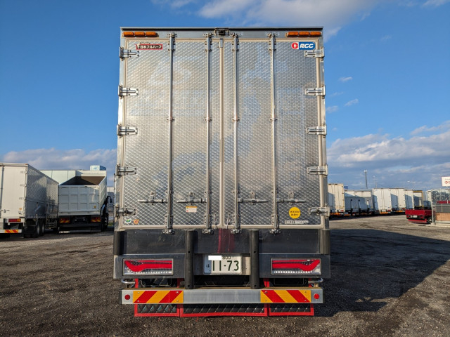 UDトラックス（日産） クオン 大型 冷蔵冷凍バン 2PG-CW5CA(102647) 5枚目