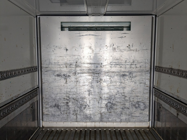 UDトラックス（日産） クオン 大型 冷蔵冷凍バン 2PG-CW5CA(102647) 14枚目