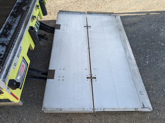 日野 プロフィア 大型 ウィング 2DG-FW1AHG(102648) 11枚目