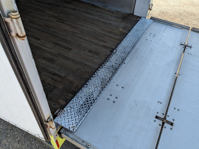 日野 プロフィア 大型 ウィング 2DG-FW1AHG(102648) 12枚目