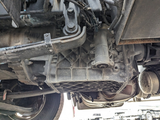 UDトラックス（日産） クオン 大型 冷蔵冷凍バン 2PG-CW5CA(102647) 21枚目