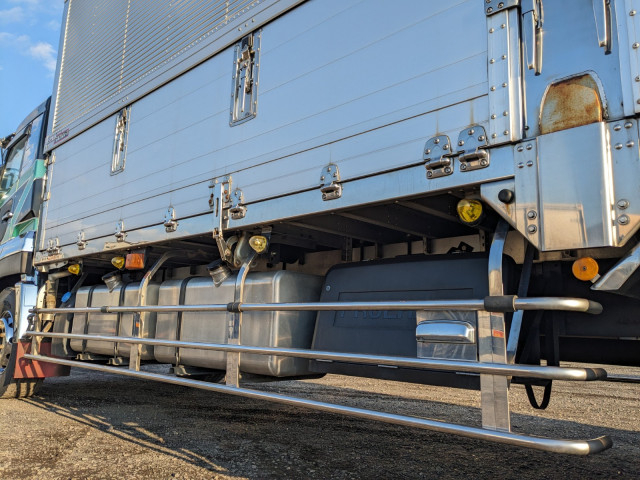 UDトラックス（日産） クオン 大型 冷蔵冷凍バン 2PG-CW5CA(102647) 22枚目