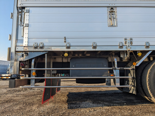 UDトラックス（日産） クオン 大型 冷蔵冷凍バン 2PG-CW5CA(102647) 26枚目