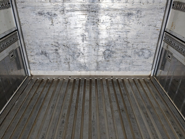 UDトラックス（日産） クオン 大型 冷蔵冷凍バン 2PG-CW5CA(102647) 34枚目