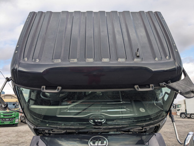 UDトラックス（日産） クオン 大型 冷蔵冷凍バン 2PG-CW5CA(102647) 42枚目