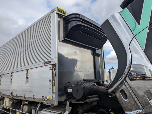 UDトラックス（日産） クオン 大型 冷蔵冷凍バン 2PG-CW5CA(102647) 45枚目