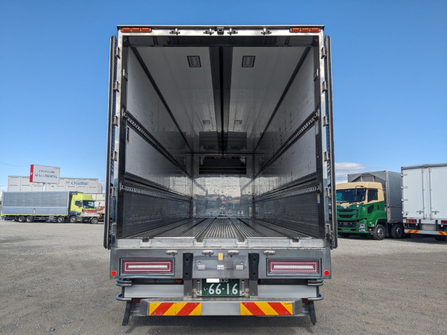 いすゞ ギガ 大型 冷蔵冷凍バン 2PG-CYJ77C(102650) 10枚目