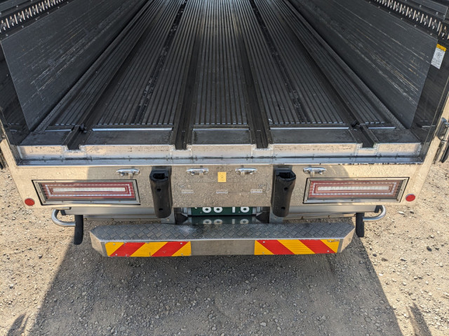 いすゞ ギガ 大型 冷蔵冷凍バン 2PG-CYJ77C(102650) 11枚目