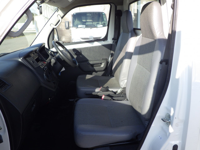 トヨタ ライトエース 小型 平ボディ DBF-S402U(102651) 8枚目