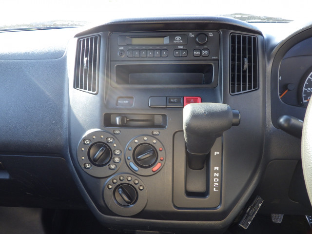 トヨタ ライトエース 小型 平ボディ DBF-S402U(102651) 9枚目