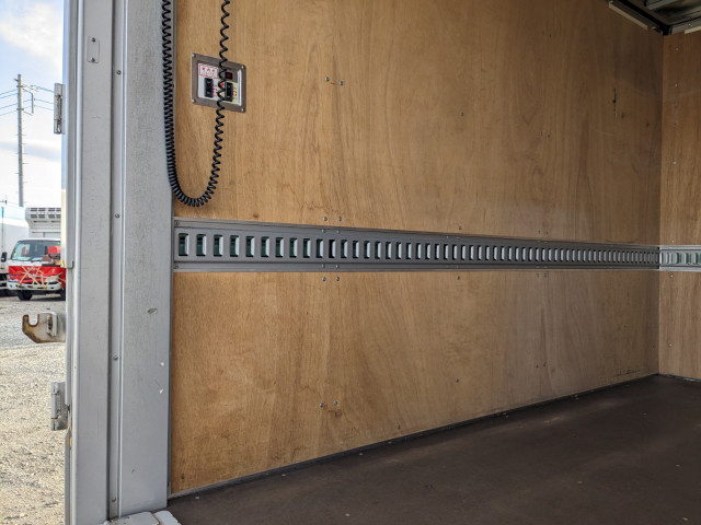 トヨタ トヨエース 小型 バン TKG-XZC675(102652) 32枚目