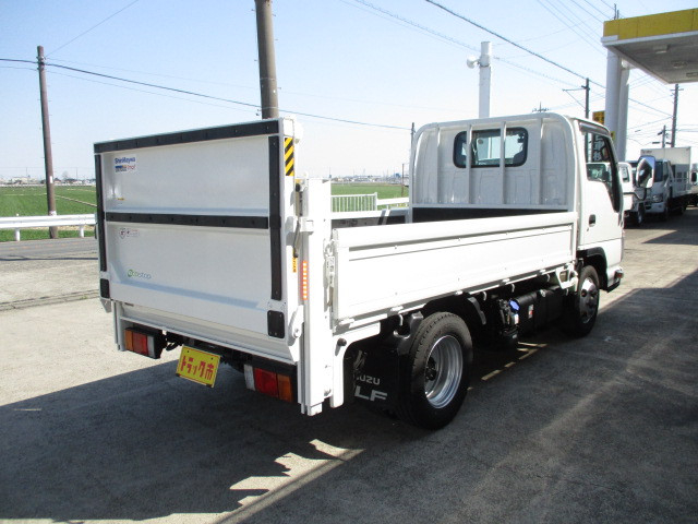 いすゞ エルフ 小型 平ボディ 2RG-NJR88A(102657) 2枚目