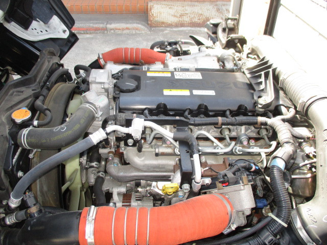 いすゞ エルフ 小型 平ボディ 2RG-NJR88A(102657) 9枚目