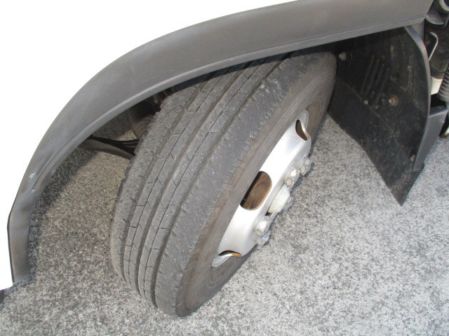 いすゞ エルフ 小型 平ボディ 2RG-NJR88A(102657) 19枚目