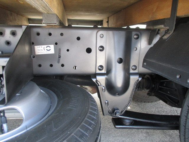 いすゞ エルフ 小型 平ボディ 2RG-NJR88A(102657) 21枚目