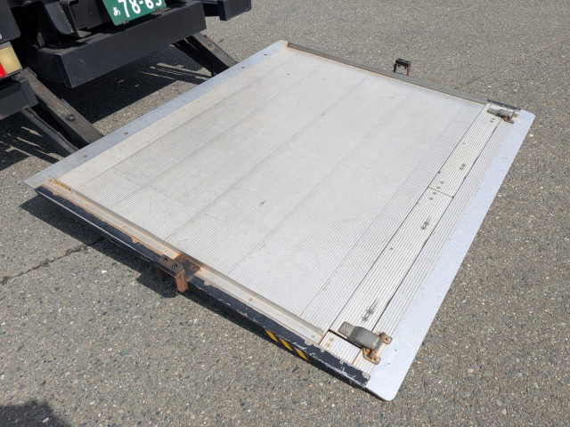 Mitsubishi Fuso canter Small Box body TPG-FEA50(102659) 10枚目